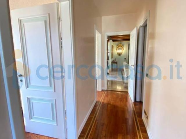 Appartamento in ottime condizioni, in affitto in Borgo Antini, Parma
