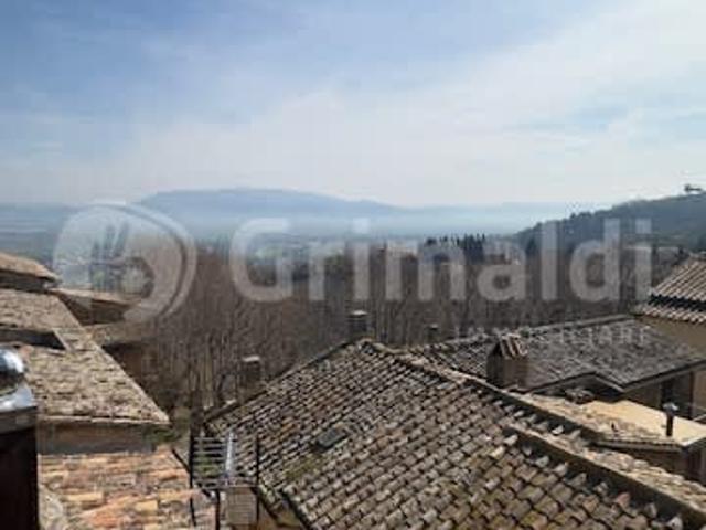 Appartamento in Piazza Cavour 1, Bettona, PG