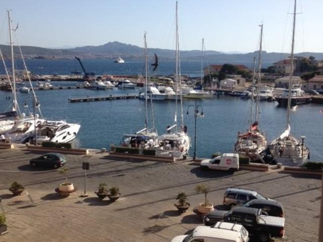 Appartamento in prestigiosa palazzina sul porticciolo 110m² La Maddalena