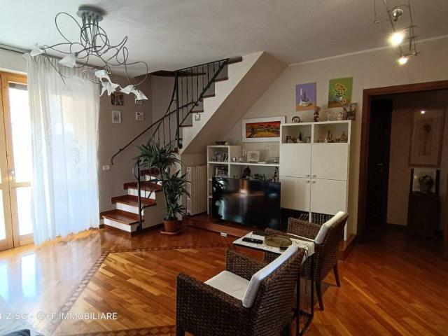Appartamento in vendita a Macerata via Mincio, Piediripa