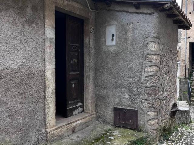 Appartamento in vendita a Magliano de' Marsi AQ