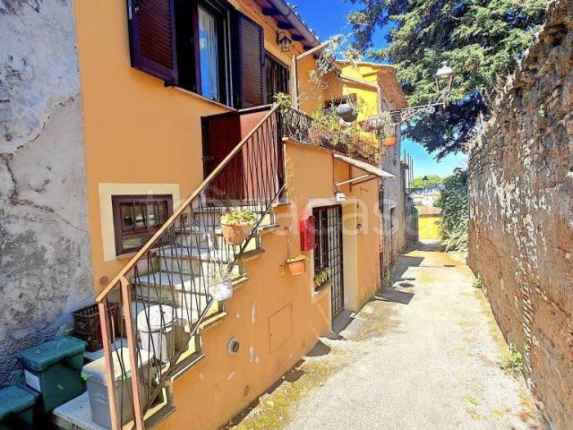 Appartamento in vendita a Magliano Sabina via del Lavatoio, 14