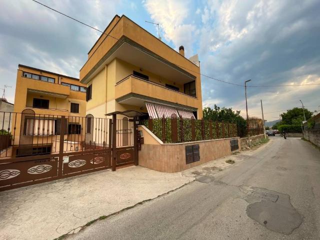 Appartamento in vendita a Maddaloni CE