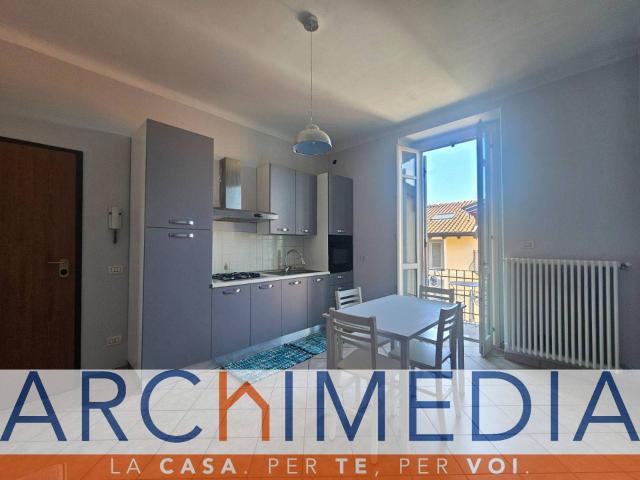 Appartamento in vendita a Malnate, Centro