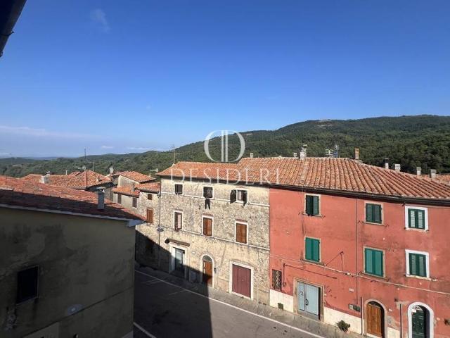 Appartamento in vendita a Massa Marittima piazza Spartaco Lolini,8, Prata