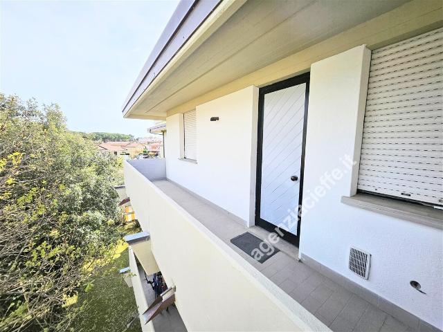 APPARTAMENTO in VENDITA a MASSA Marina di Massa di 4 vani