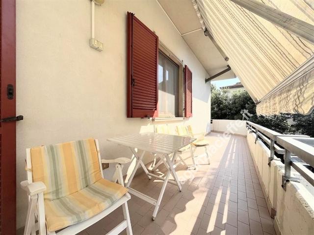 APPARTAMENTO in VENDITA a MASSA Marina di Massa di 5 vani