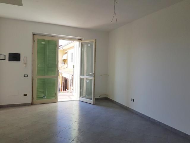 APPARTAMENTO in VENDITA a MASSA MARINA DI MASSA di 5 vani
