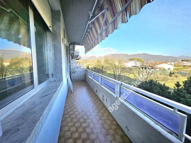APPARTAMENTO in VENDITA a MASSA Marina di Massa di 5 vani