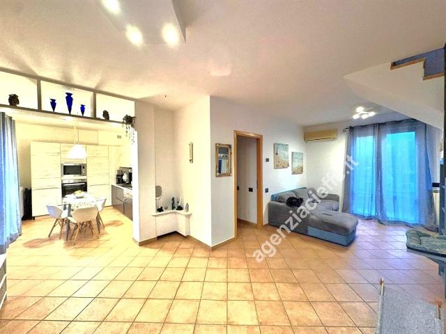 APPARTAMENTO in VENDITA a MASSA Marina di Massa di 5 vani