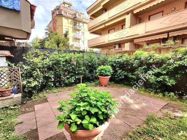 APPARTAMENTO in VENDITA a MASSA Marina di Massa di 5 vani