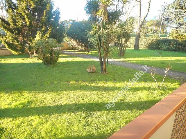 APPARTAMENTO in VENDITA a MASSA Marina di Massa di 6 vani