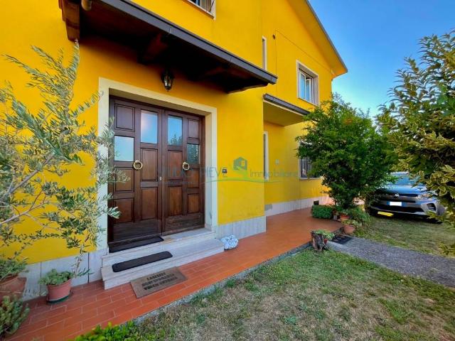 Appartamento in vendita a Massa e Cozzile PT
