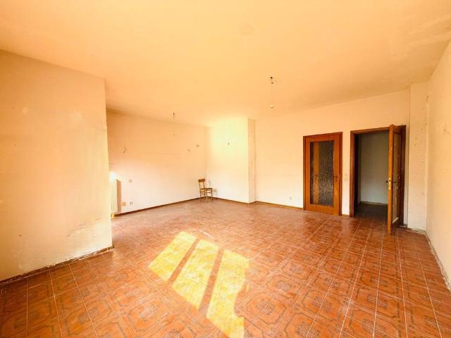 Appartamento in vendita a Massa viale Roma, 79, Centro città