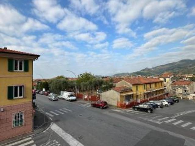 Appartamento in vendita a Massa 120 mq Rif: 1208085