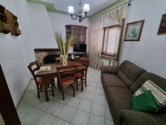 APPARTAMENTO in VENDITA a MASSAROSA Piano Di Mommio di 5 vani