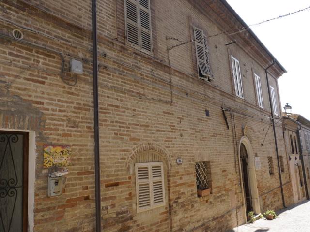 Appartamento in vendita a Massignano, Centrale / Centro Storico