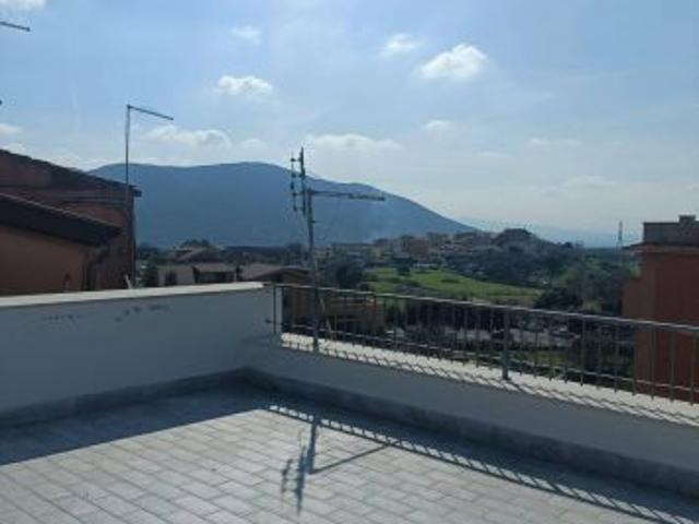 APPARTAMENTO IN VENDITA a Marcellina RM CON TERRAZZO E CANTINA