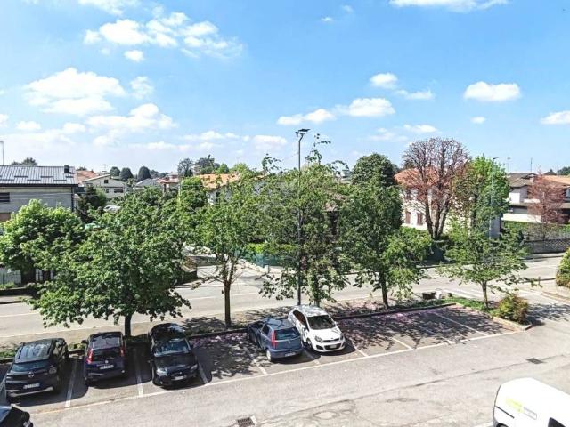 Appartamento in vendita a Mariano Comense CO