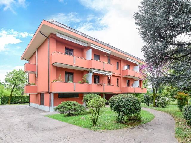 Appartamento in vendita a Mariano Comense CO