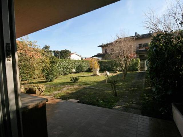 Appartamento in vendita a Marina di Carrara Carrara 85 mq Rif: 760749