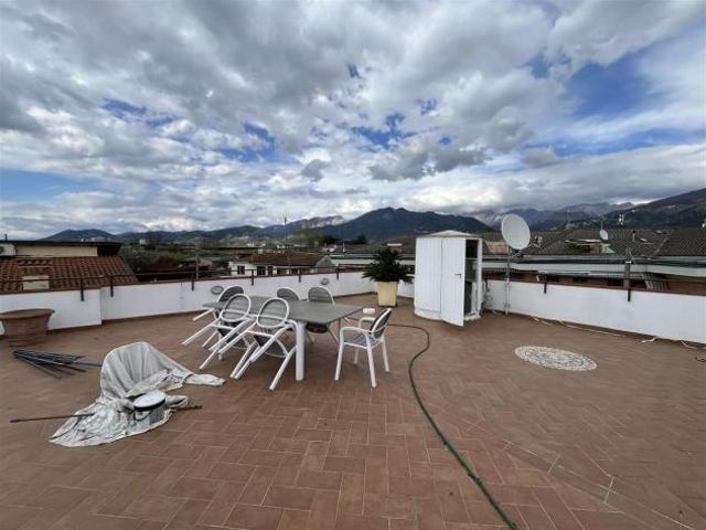 Appartamento in vendita a Marina di Massa Massa 75 mq Rif: 1317471