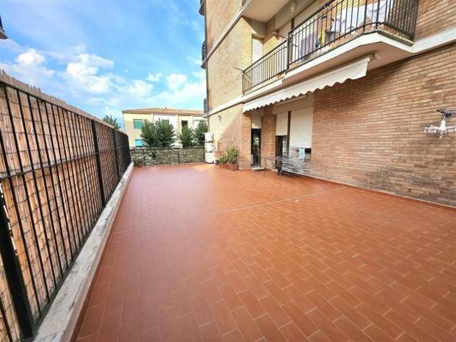Appartamento in vendita a Marina di Massa Massa 90 mq Rif: 1341621