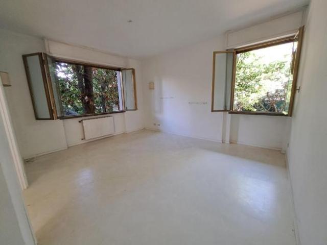 Appartamento in vendita a Marina di Massa Massa 100 mq Rif: 1376490