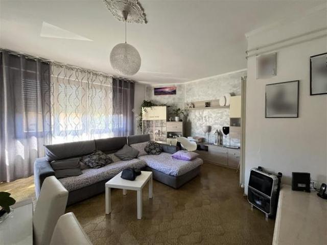 Appartamento in vendita a Marina di Massa Massa 112 mq Rif: 1379048