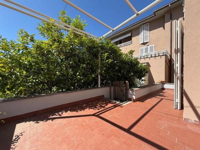 Appartamento in vendita a Marina di Massa Massa 120 mq Rif: 1417902