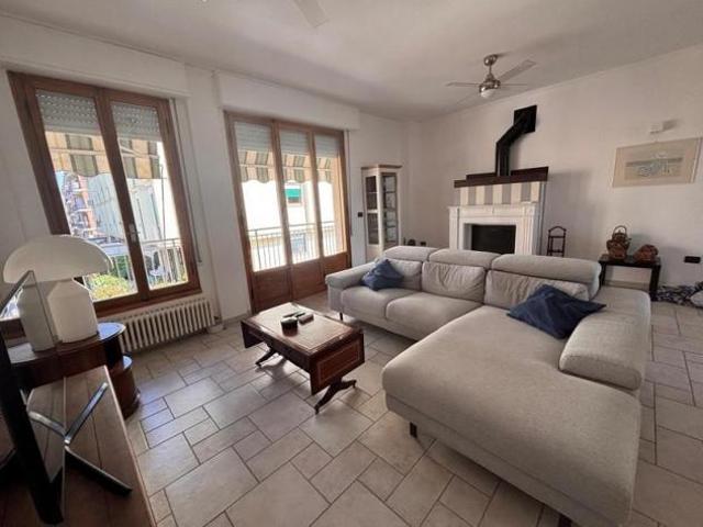 Appartamento in vendita a Marina di Massa Massa 122 mq Rif: 1423535