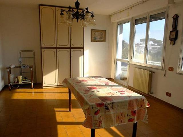 Appartamento in vendita a Marina di Massa Massa 123 mq Rif: 1312785