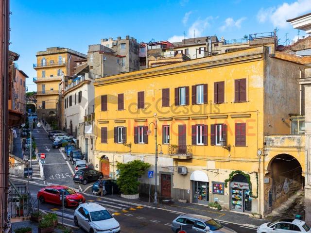 Appartamento in vendita a Marino RM