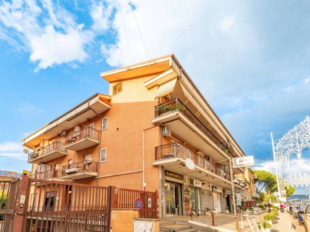 Appartamento in vendita a Marino RM