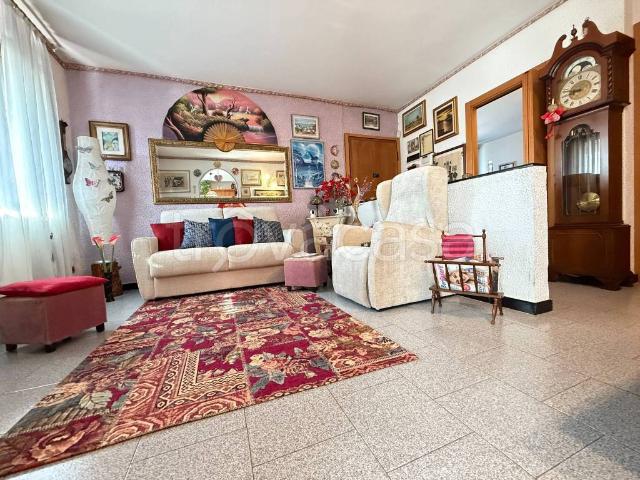 Appartamento in vendita a Mediglia via Melozzo da Forlí, Mombretto