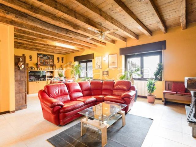 Appartamento in vendita a Meina via per pisano 9, Ghevio