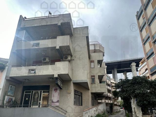 APPARTAMENTO in VENDITA a MESSINA MESSINA di 20 vani