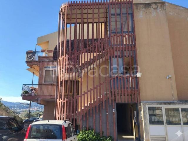 Appartamento in vendita a Messina strada Privata Campus, Faro Superiore Sperone