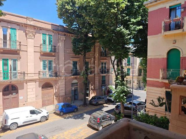 Appartamento in vendita a Messina via Giacomo Venezian, Centro Storico