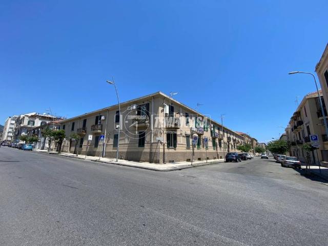 Appartamento in vendita a Messina via Trento 21, Provinciale
