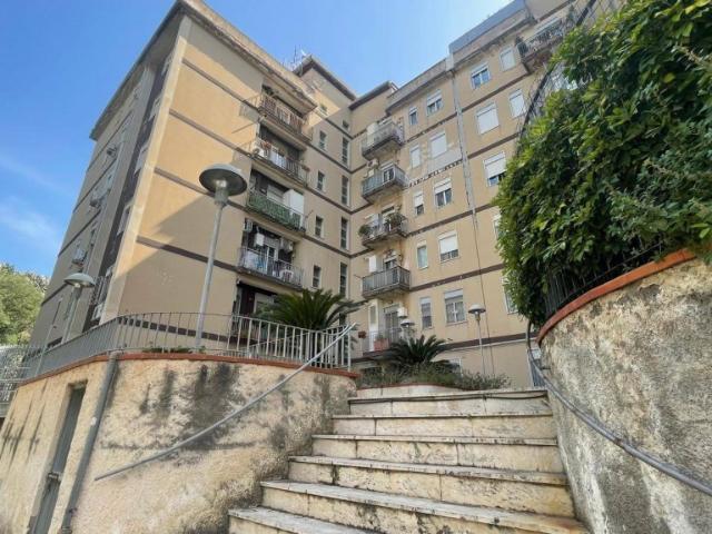 Appartamento in vendita a Messina viale Regina Elena, 97, Giostra