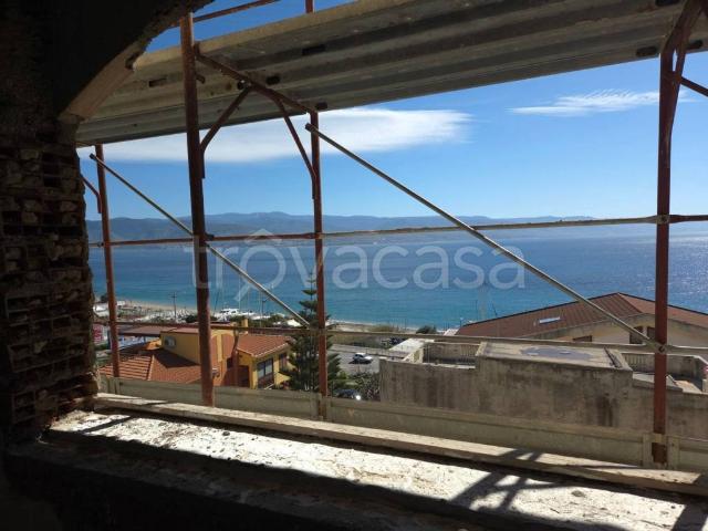 Quadrilocale in vendita a Messina, Villaggio Pace