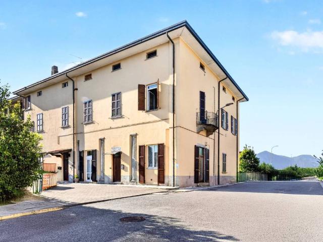 Appartamento in vendita a Merone CO