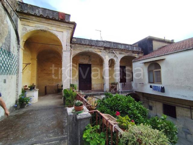 Appartamento in vendita a Mercato San Severino via Carmine Amato