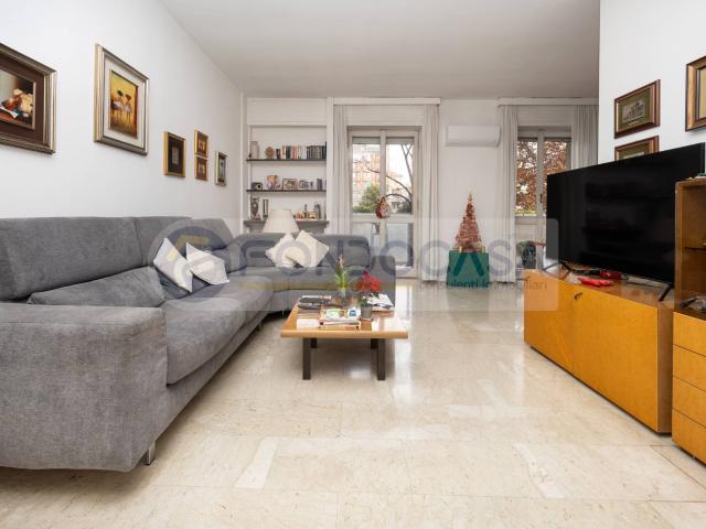 Appartamento in vendita a Milano, Udine