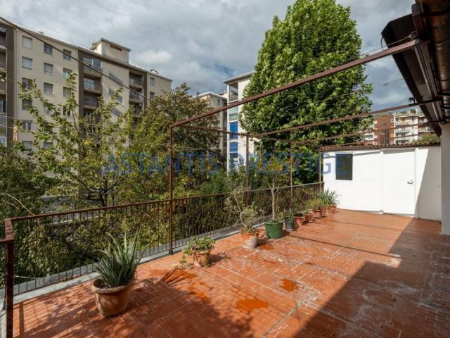 Appartamento in vendita a Milano via Antonio Fontanesi, Gambara