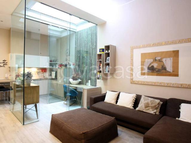 Appartamento in vendita a Milano via Broletto, Duomo, Vittorio Emanuele