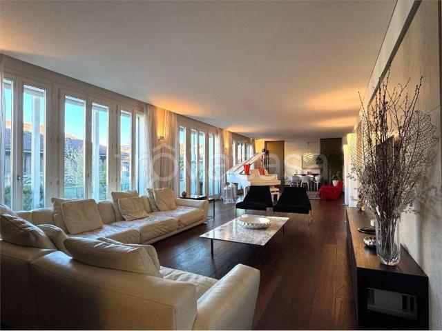 Appartamento in vendita a Milano via Giosuè Carducci, San Vittore