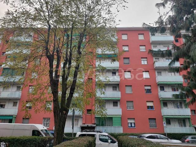 Appartamento in vendita a Milano via dei Larici, 29, Quartiere Olmi