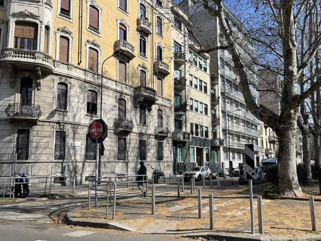 Appartamento in vendita a Milano via del Caravaggio, Dezza